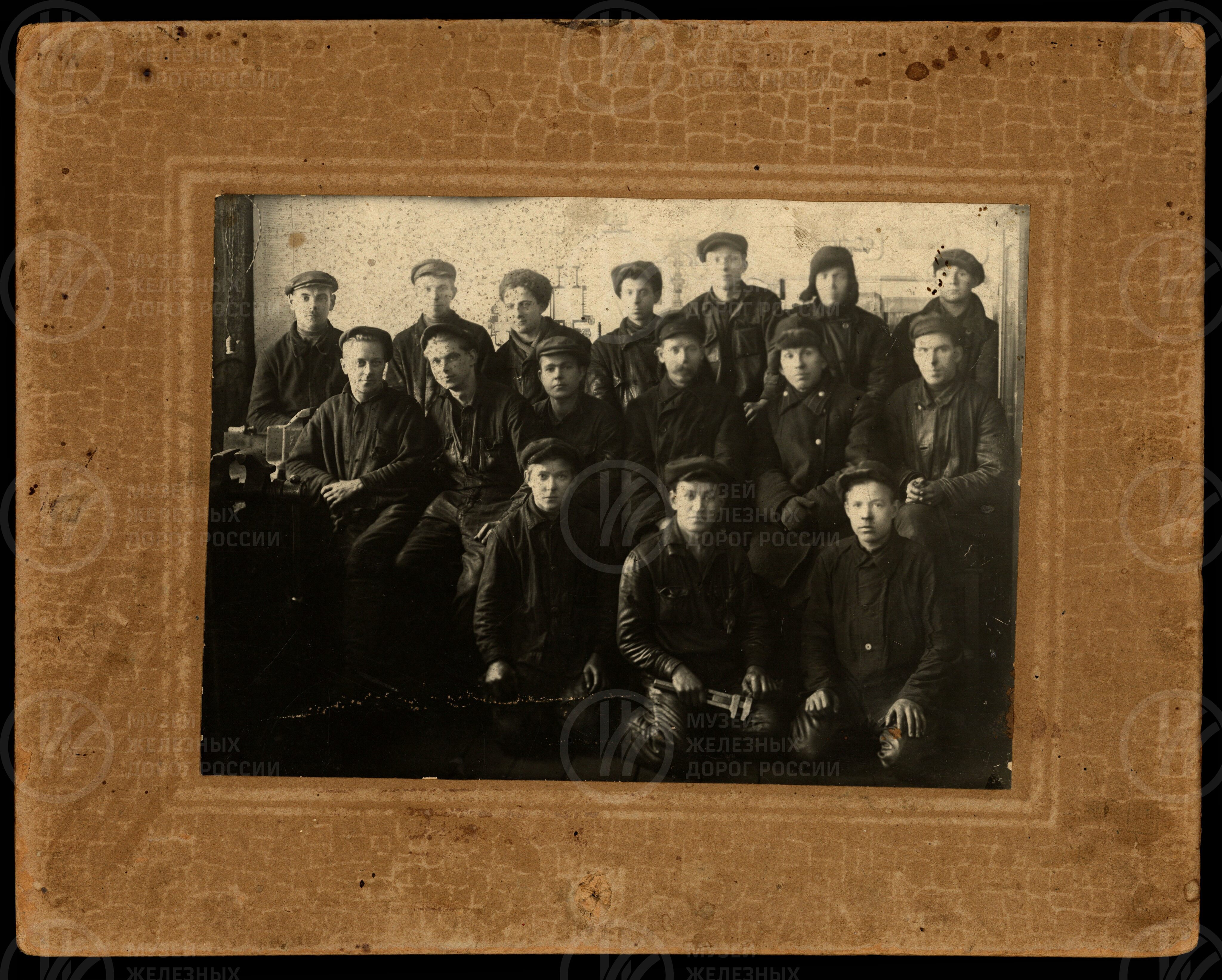 Рабочие автоматного цеха. 1923–1924 гг., image 1