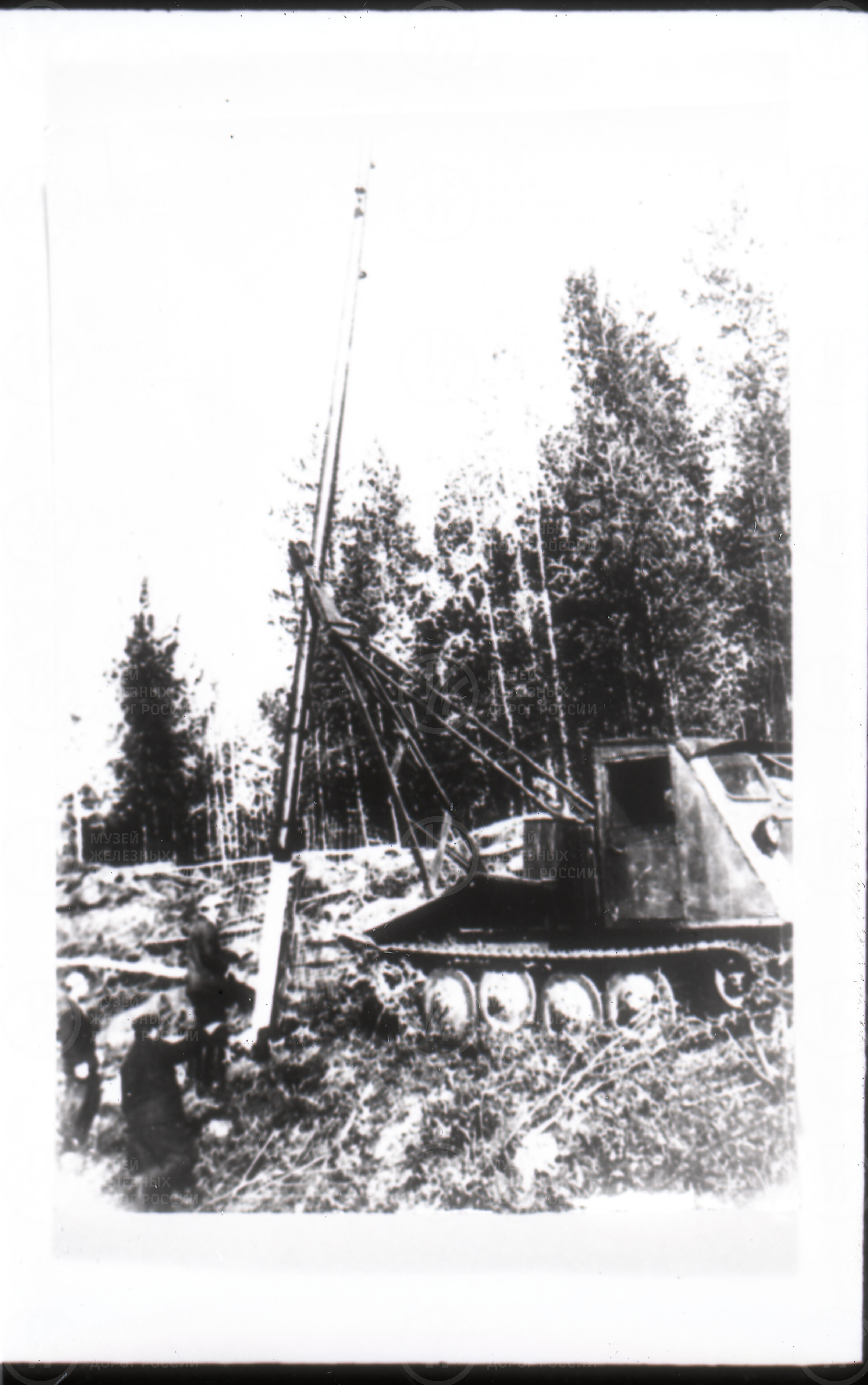 Трактор на установке опоры, image 2