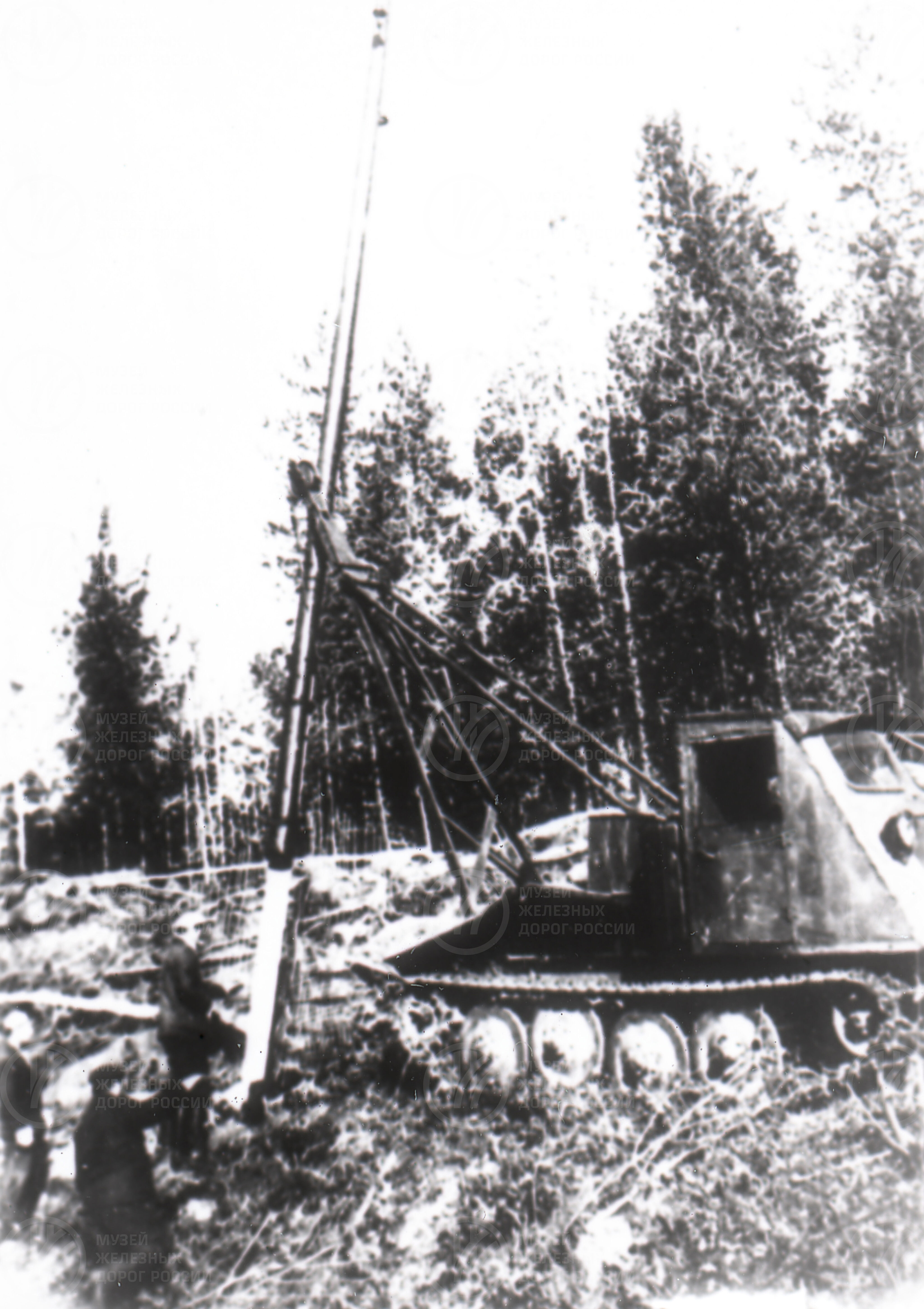 Трактор на установке опоры, image 1