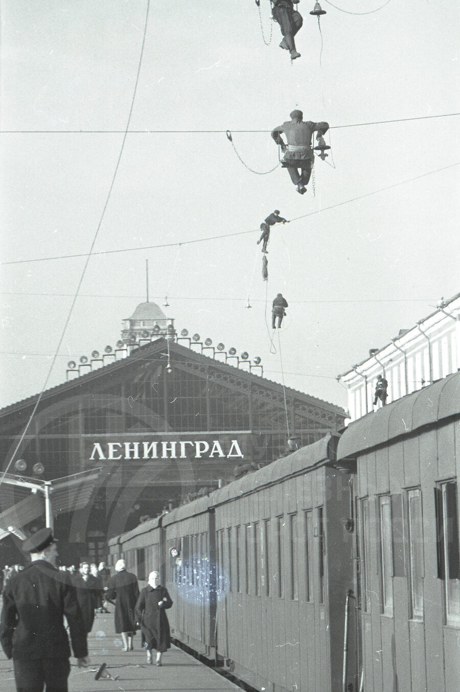 Монтаж контактной сети