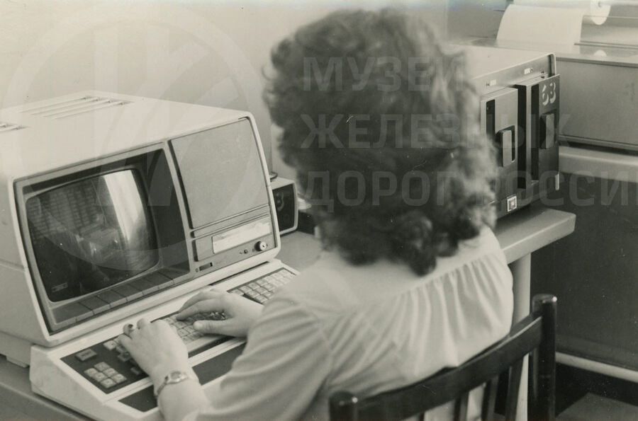 Старший телетайпист за работой