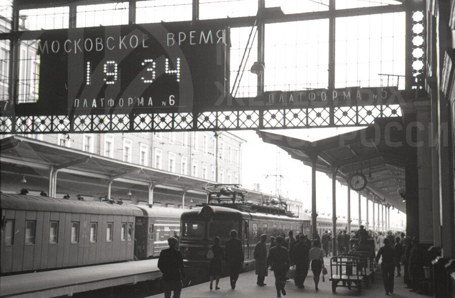 Электронные часы на Московском вокзале