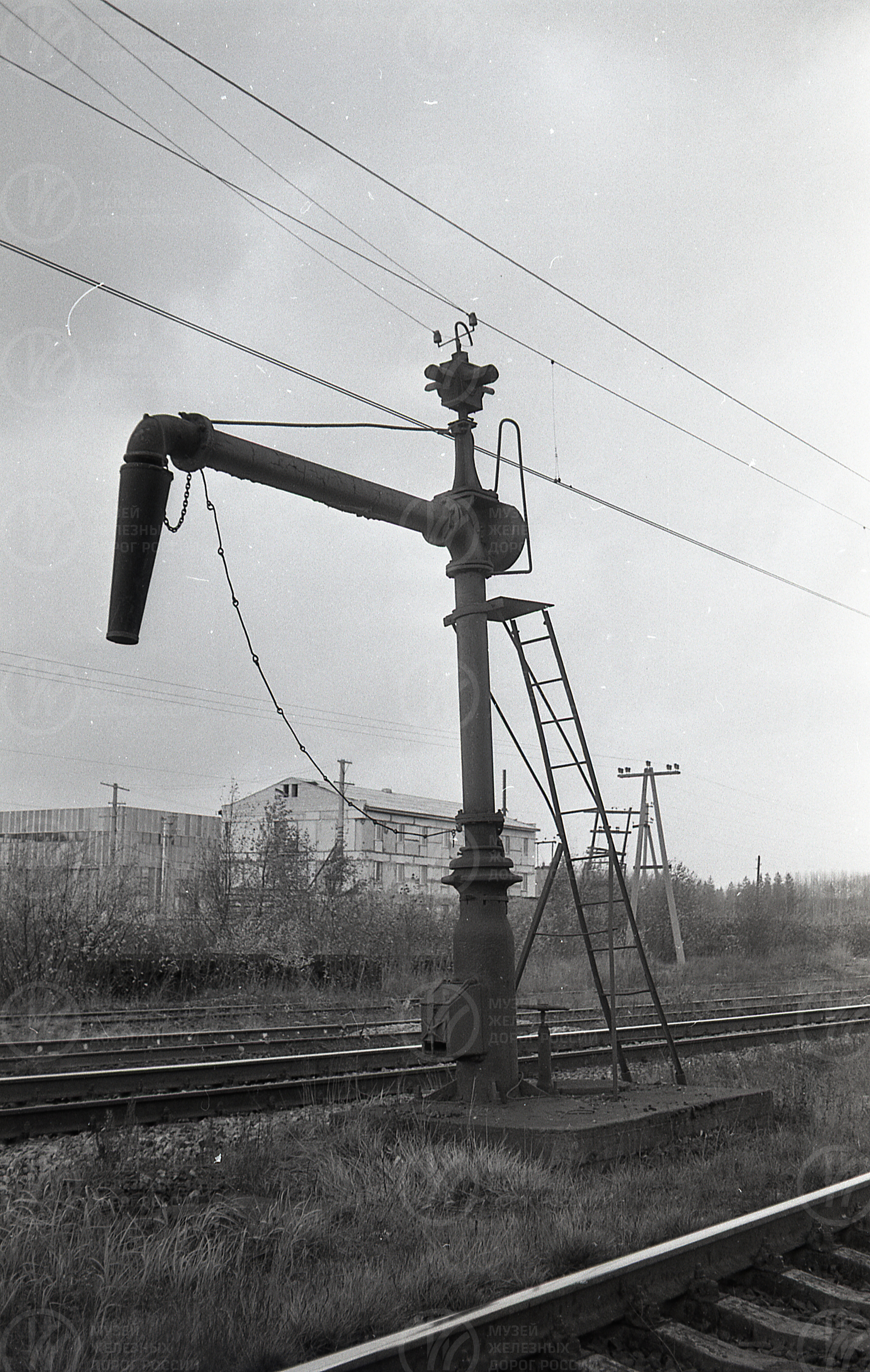 Водонапорная башня и гидравлическая колонка. Станция Семрино, image 4