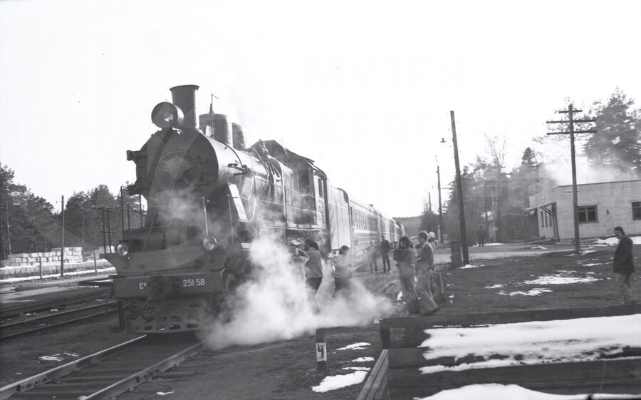 Паровоз Су251-58