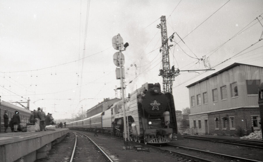 Паровоз П36-0249 с туристическим поездом «Русь»
