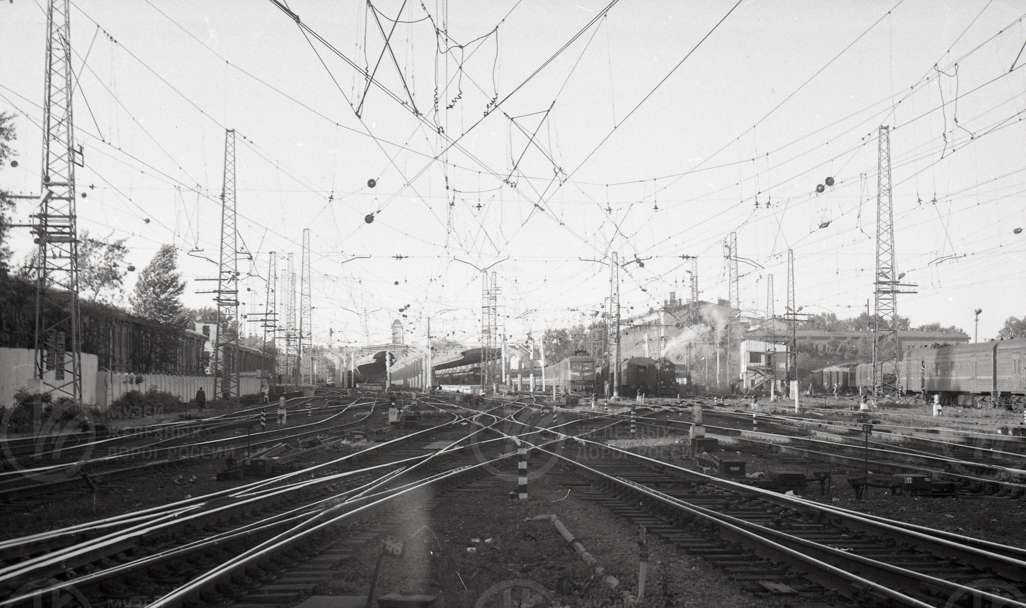 Железнодорожные пути. Московский вокзал. 1993 г., изображение 2