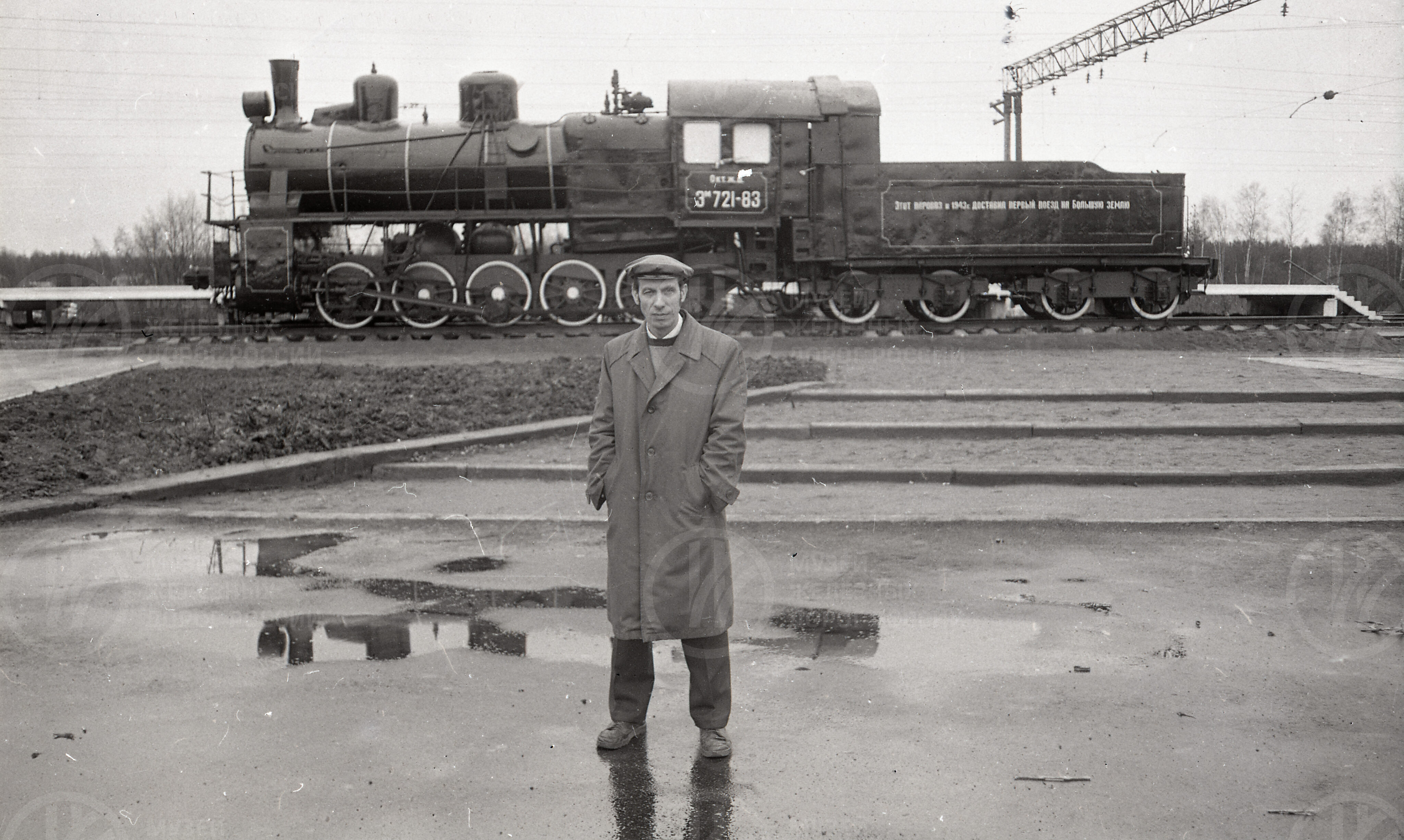 Паровоз-памятник Эм721-83, изображение 3