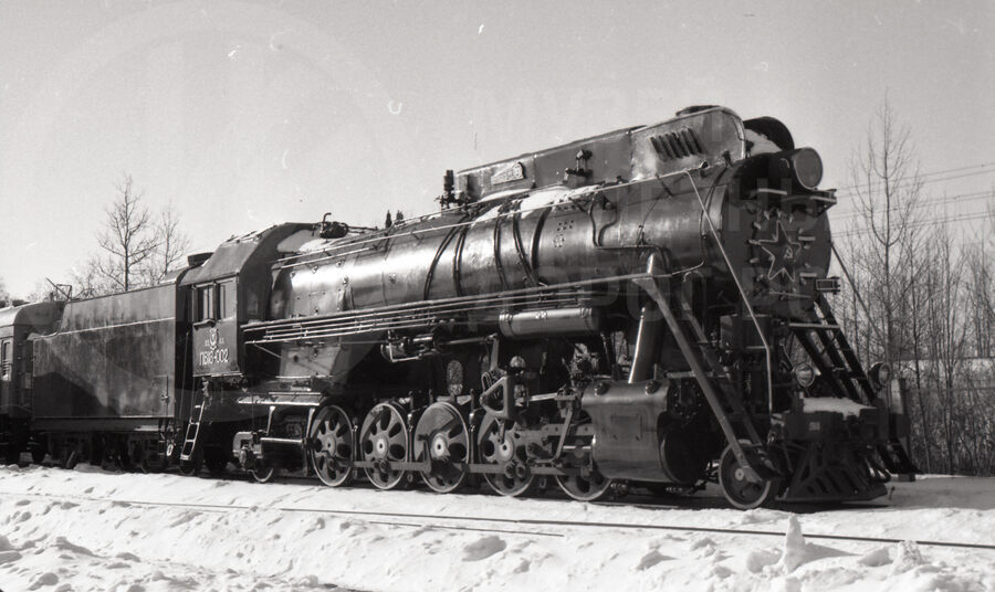 Паровоз ЛВ18-002