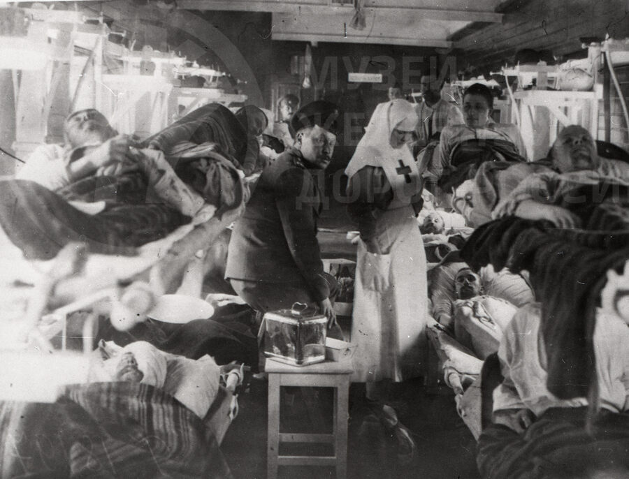 Санитарный поезд. 1914 г.