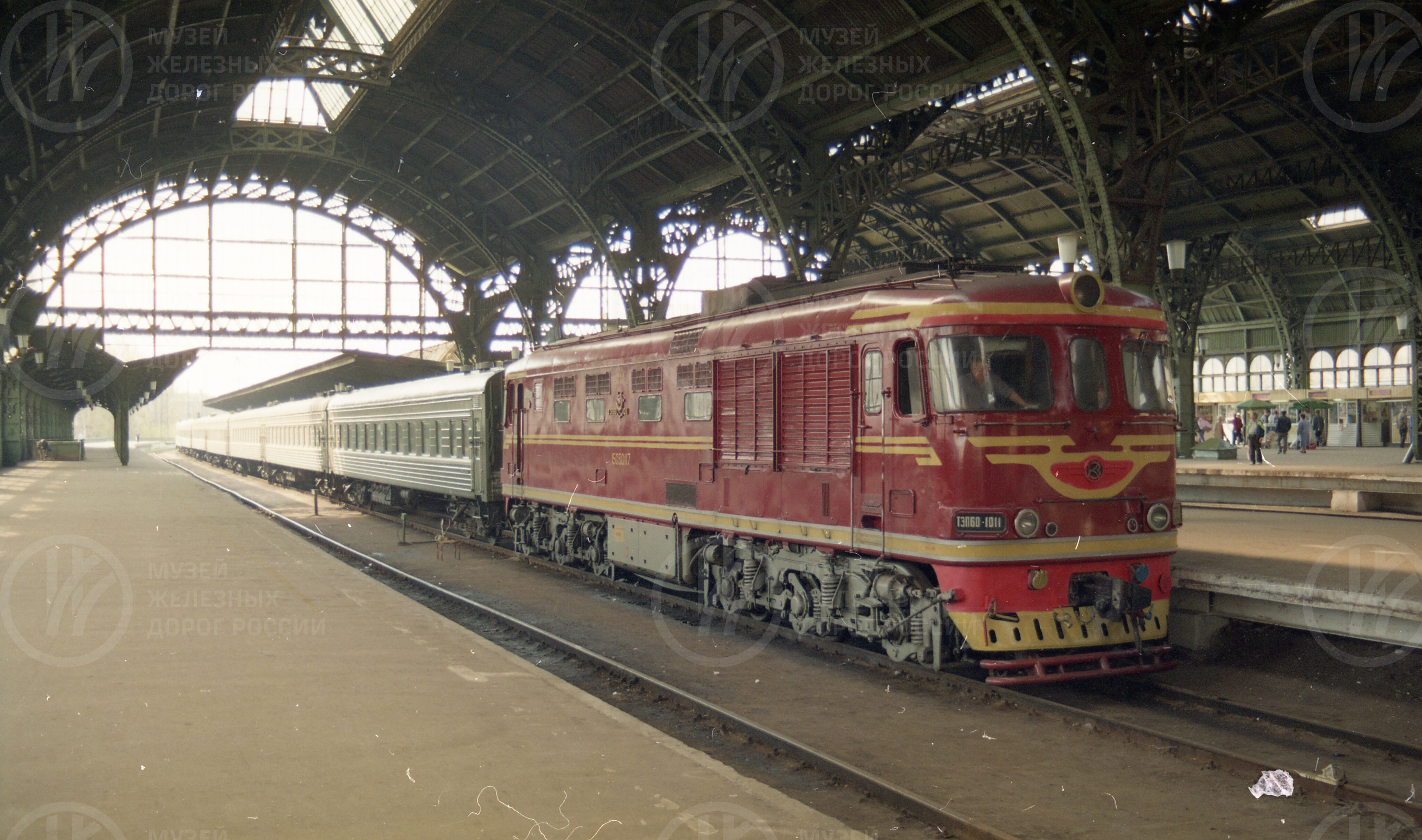 Тепловоз ТЭП60 с поездом. Витебский вокзал, image 1