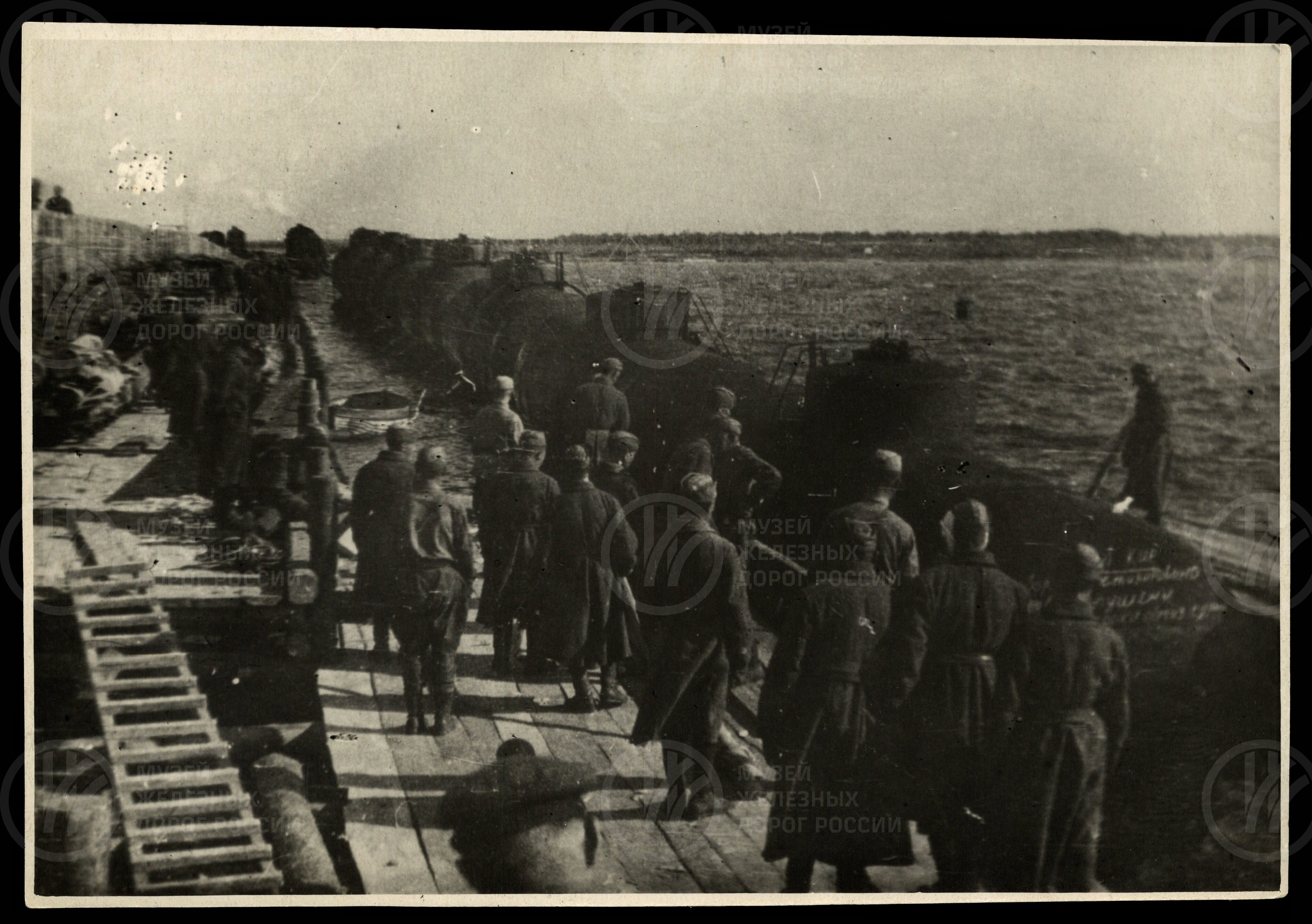 Отправление цистерн по Ладожскому озеру. 1942 г., изображение 1
