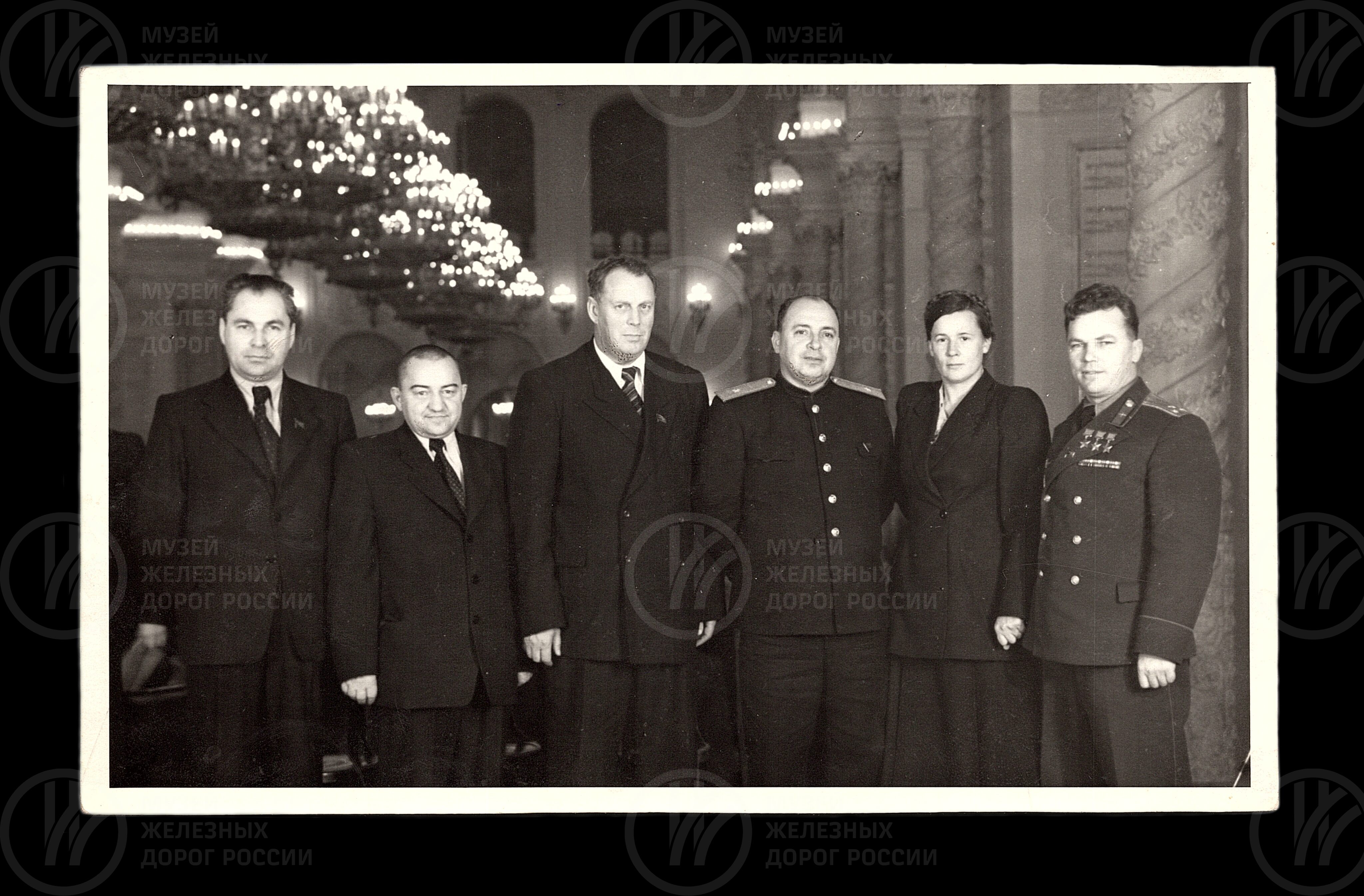 В.Д. Богданов в группе делегатов XIX съезда КПСС. 1952 г., изображение 1