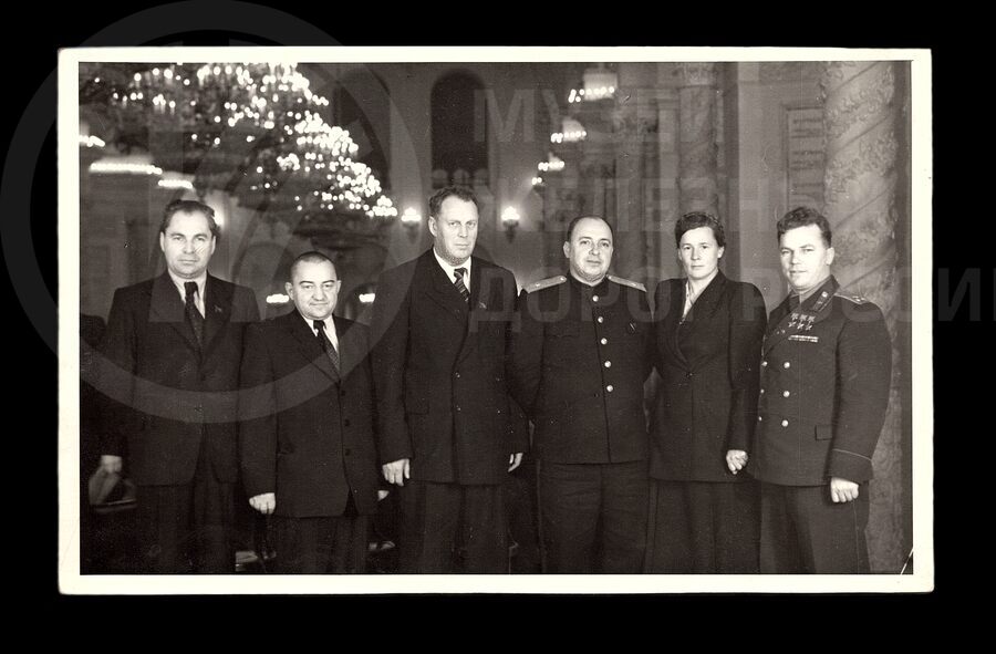 В.Д. Богданов в группе делегатов XIX съезда КПСС. 1952 г.