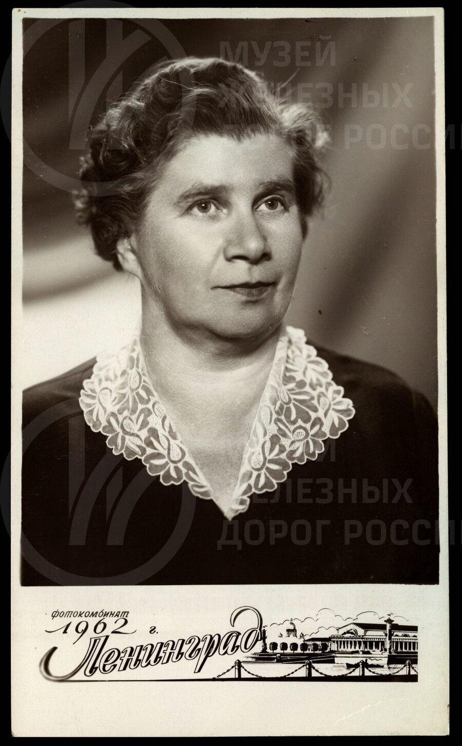 Л.Г. Днепровская – одна из первых стахановок-связистов. 1962 г.