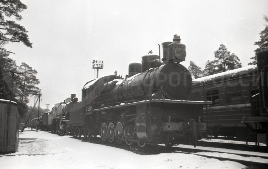 Паровоз Эг-5241
