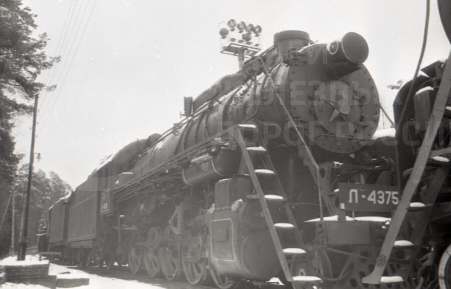 Паровоз Л-4375