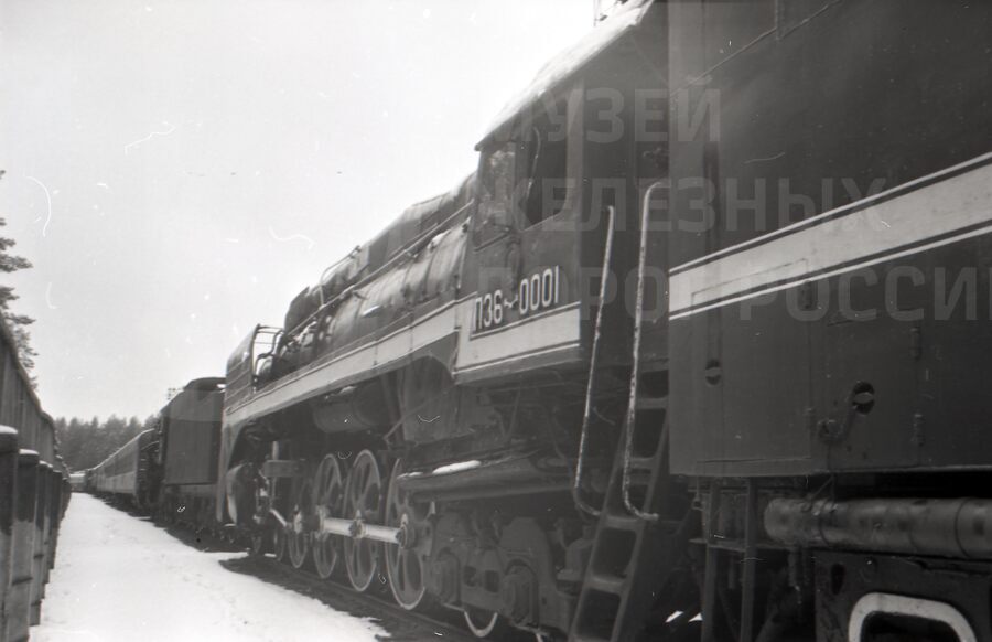 Паровоз П36-0001