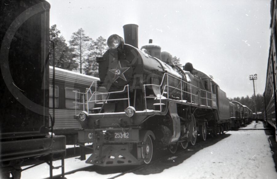Паровоз Су253-82