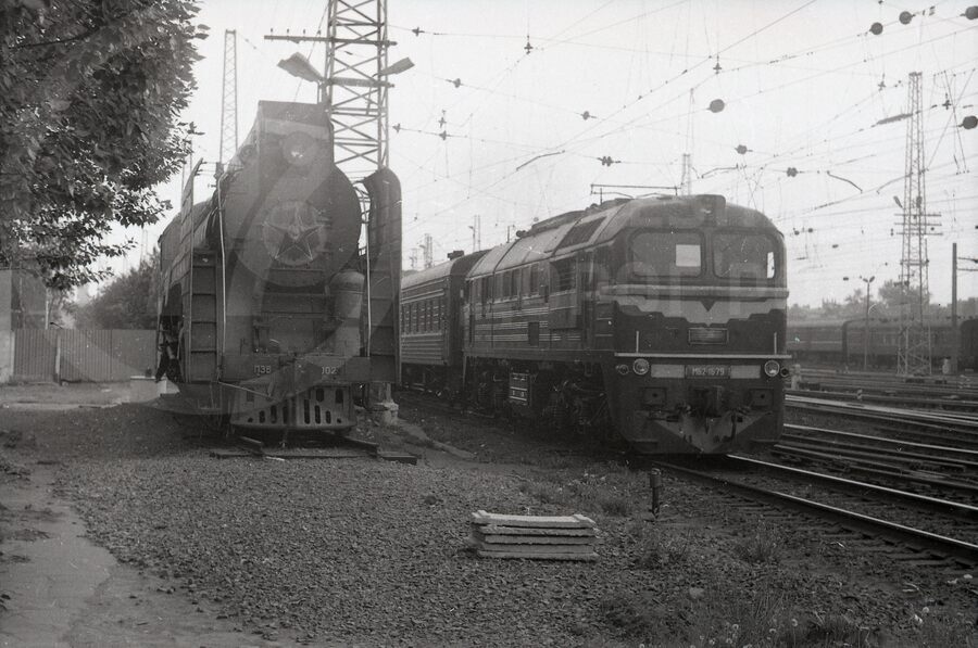 Паровоз-памятник П36-0027. Московский вокзал
