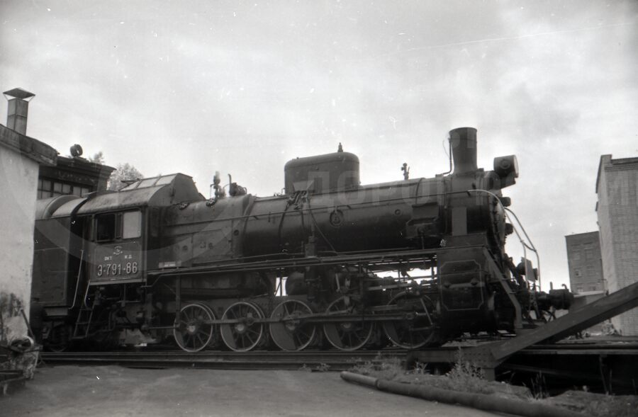 Паровоз Эр791-86