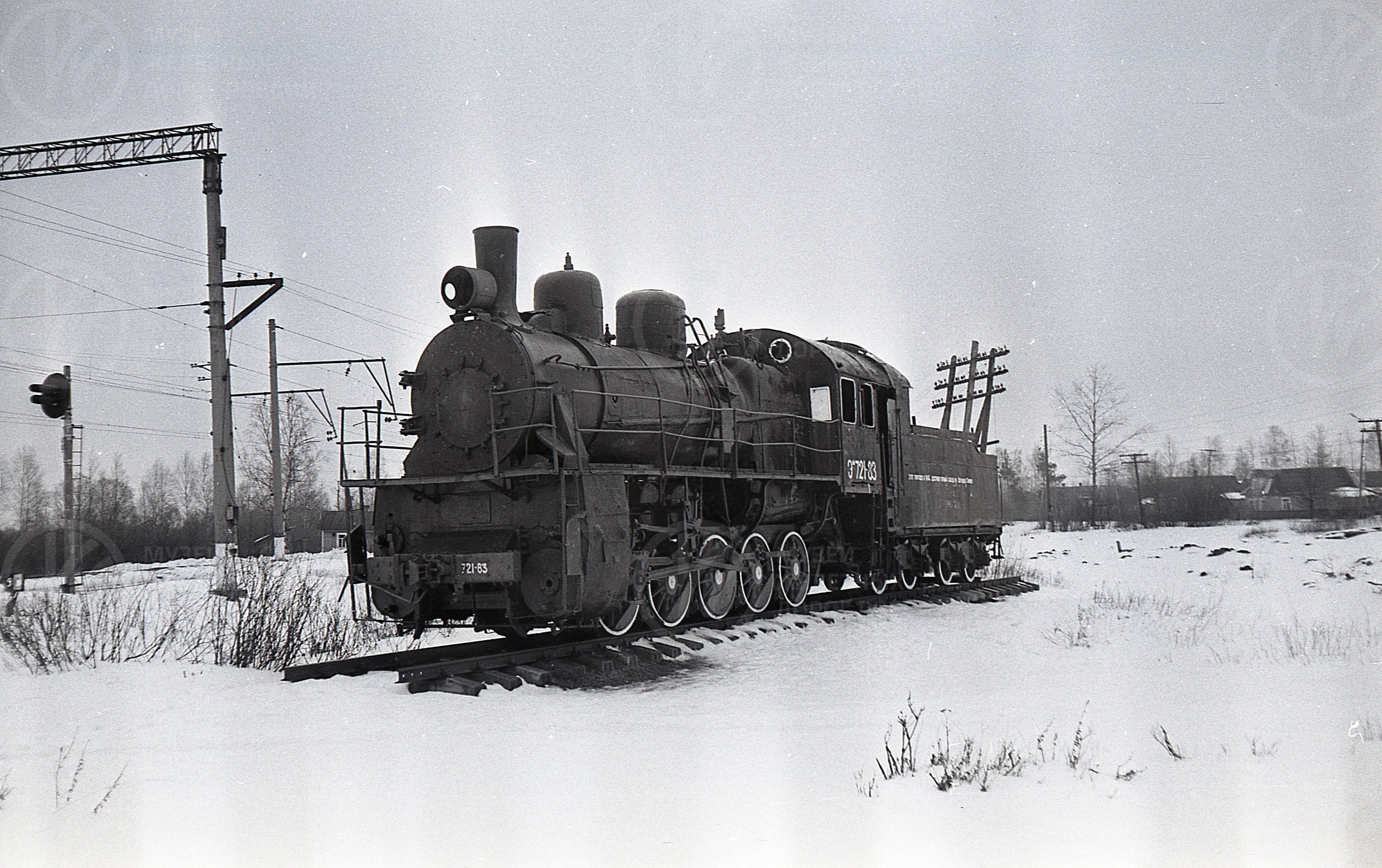 Паровоз-памятник Эм 721-83. Станция Петрокрепость, image 1
