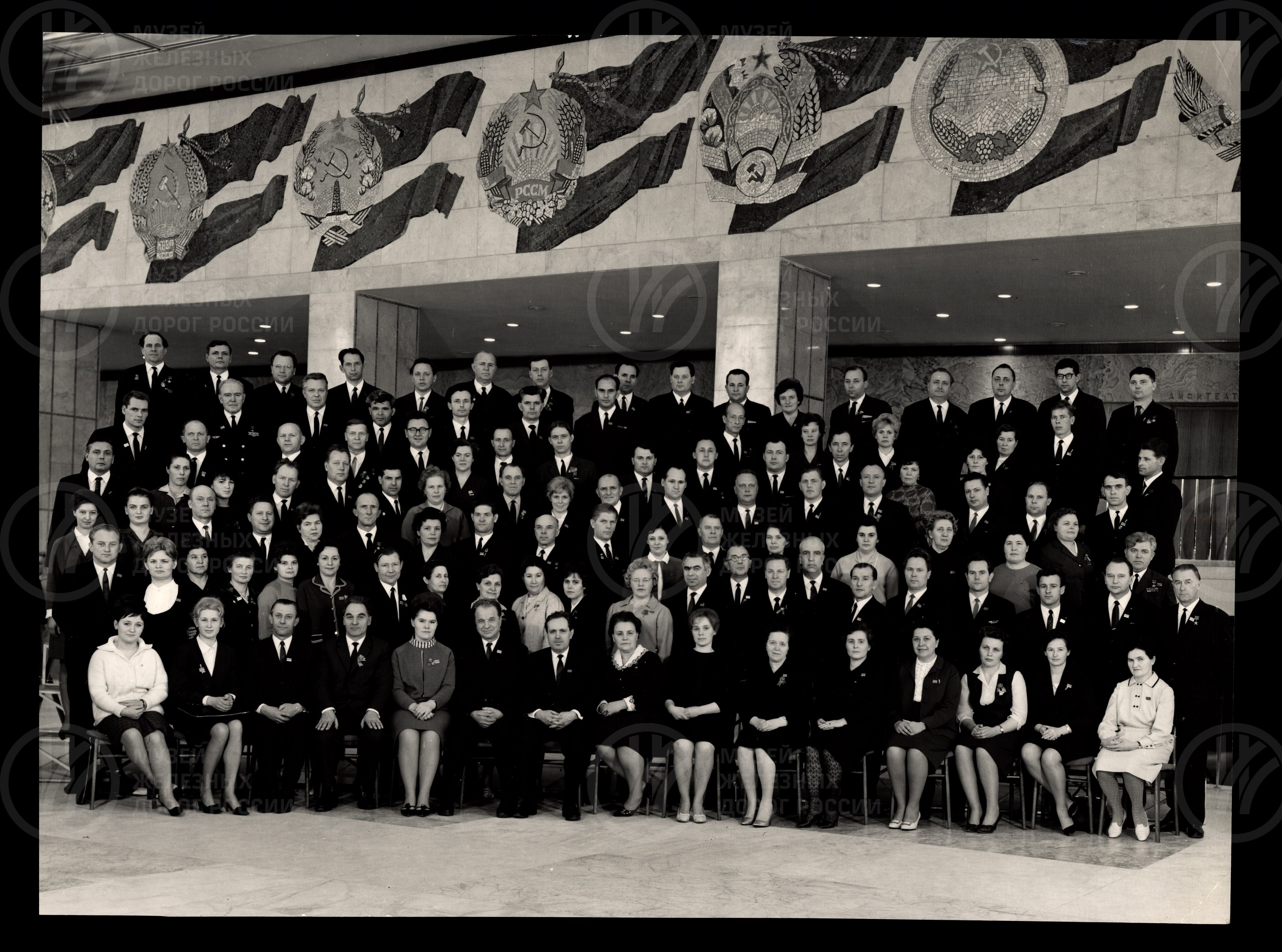 Ленинградская делегация на XIII съезде профсоюзов СССР. 1963 г., image 1