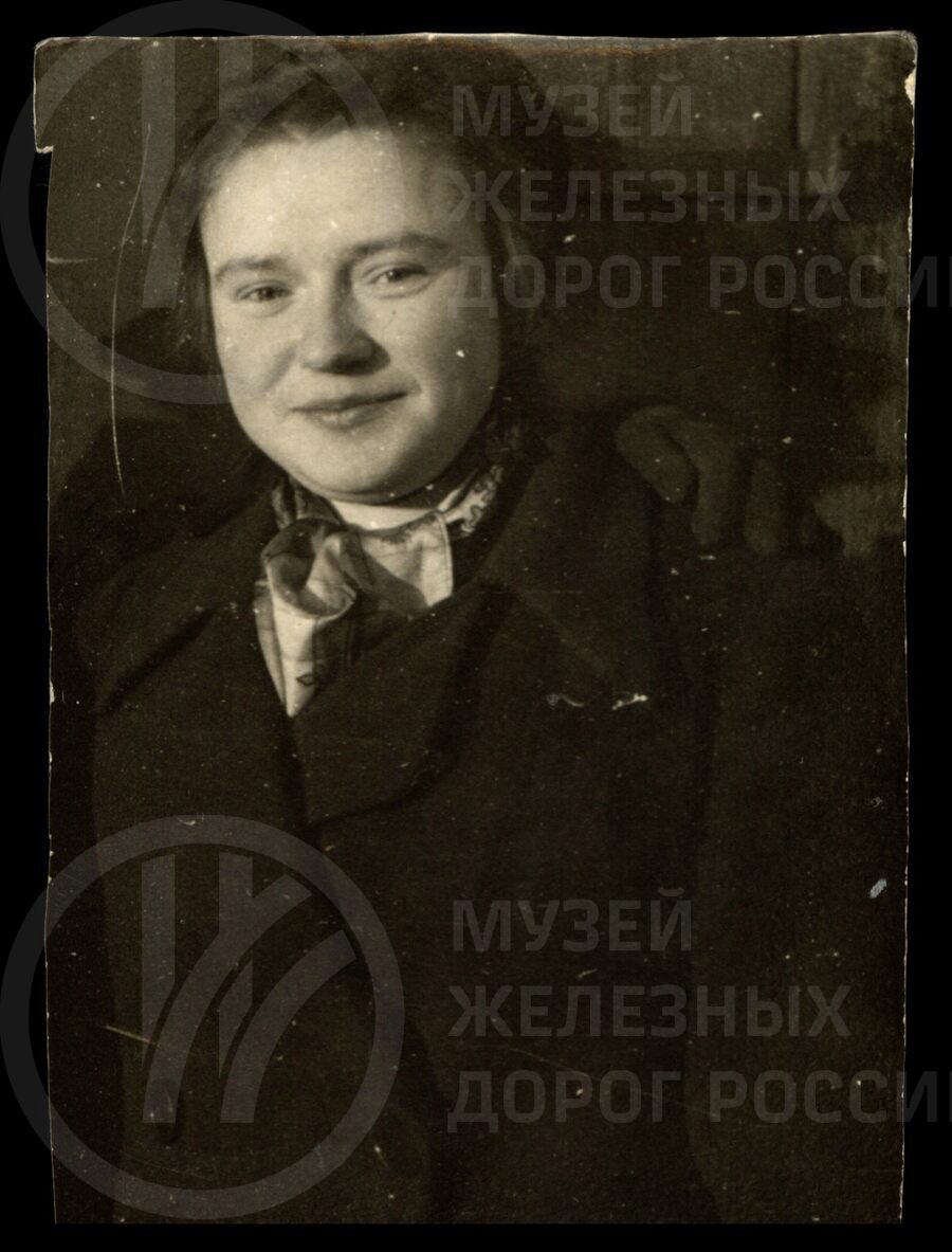 Нина Дмитриевна Виноградова (Иванова). 1944 г.