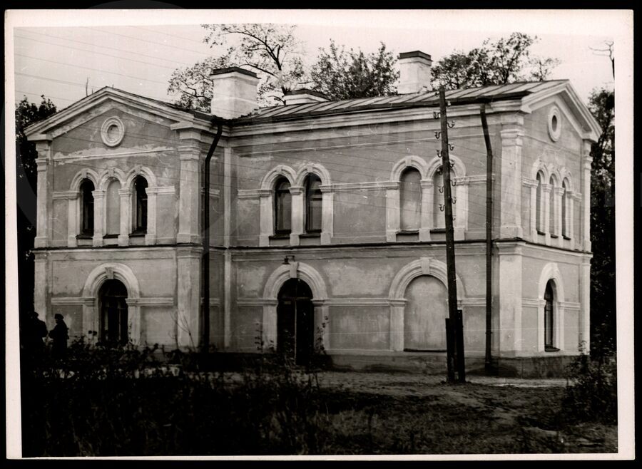 Восстановленный дом на станции Александровская. 1960-е годы