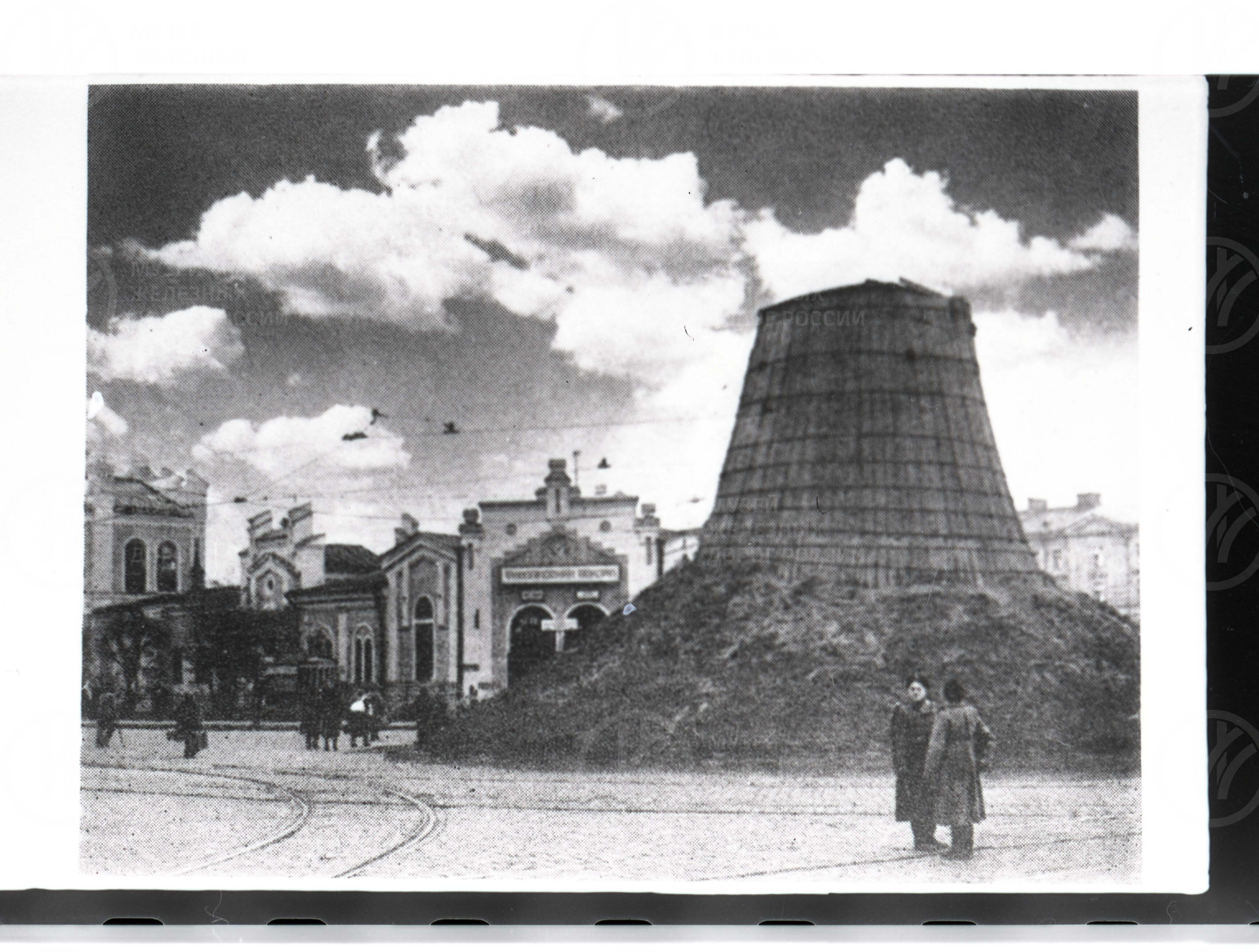 Памятник В.И. Ленину. Финляндский вокзал. 1941–1945 гг., изображение 1