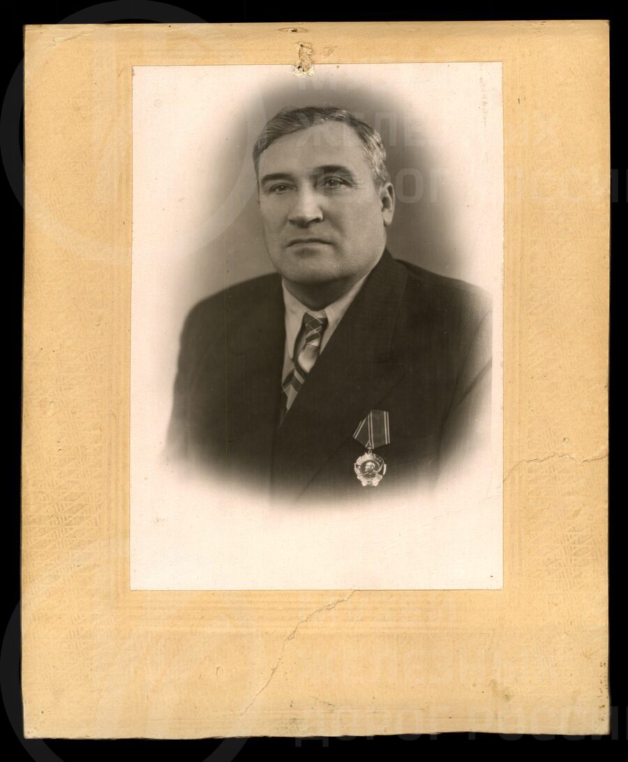 И.И. Гусев – машинист паровоза Ленинград-Финляндского локомотивного депо. 1940-е годы