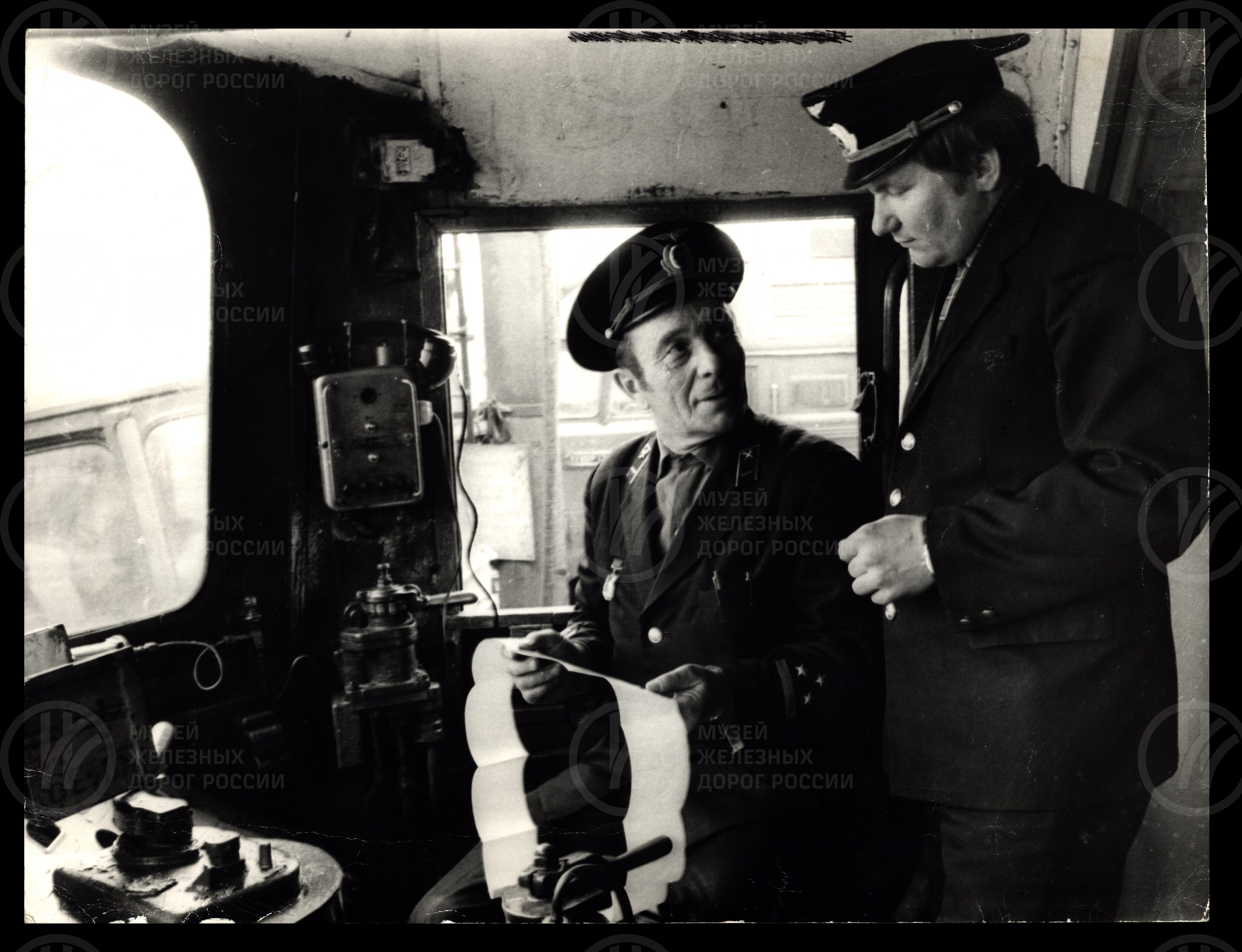 Т.Г. Назаров в кабине тепловоза ТЭ-3. 1979 г., image 1