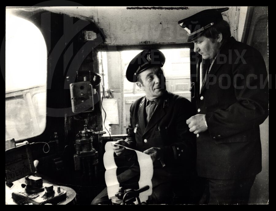 Т.Г. Назаров в кабине тепловоза ТЭ-3. 1979 г.