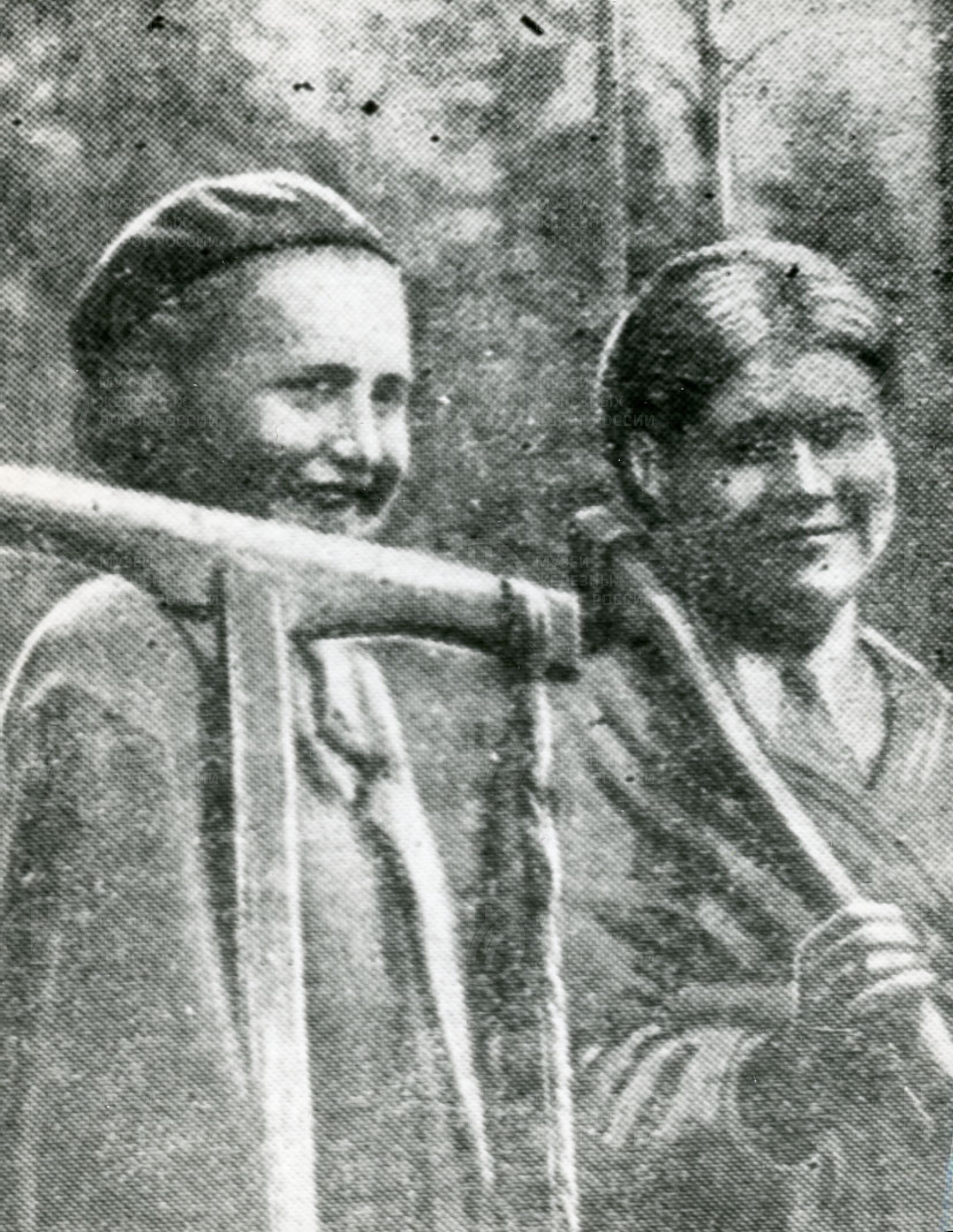 Александрова и Сухарева. Лесорубы, изображение 2