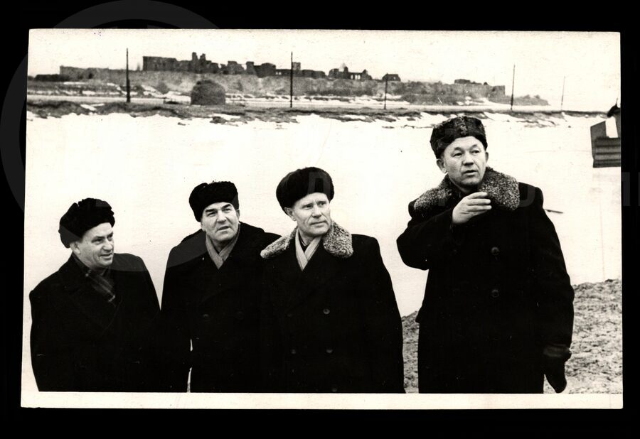 На месте железнодорожной переправы через Неву. 1963 г.