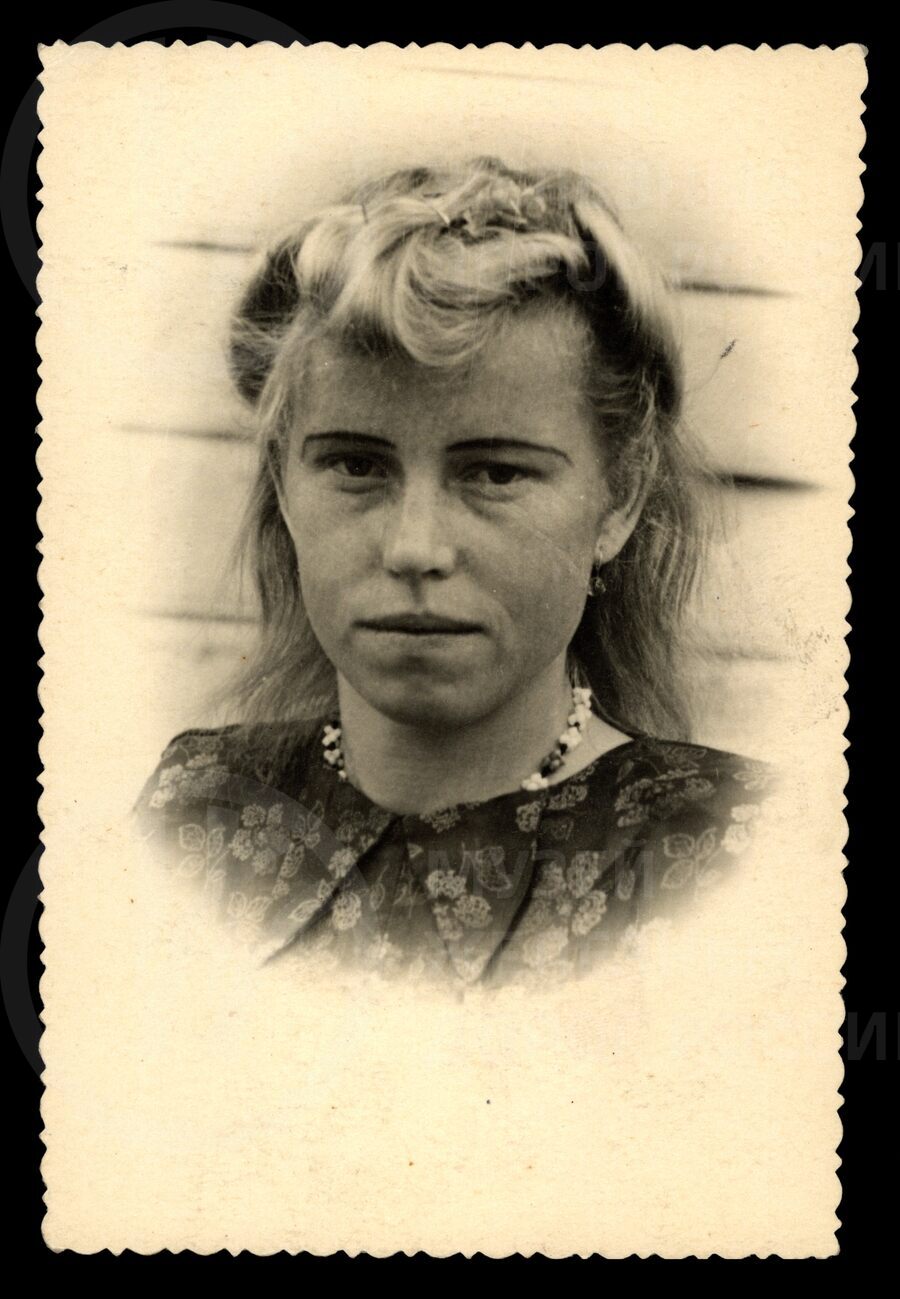 Нина Михайловна Содкова –агротехник-овощевод совхоза Молосковицы. 1949 г.