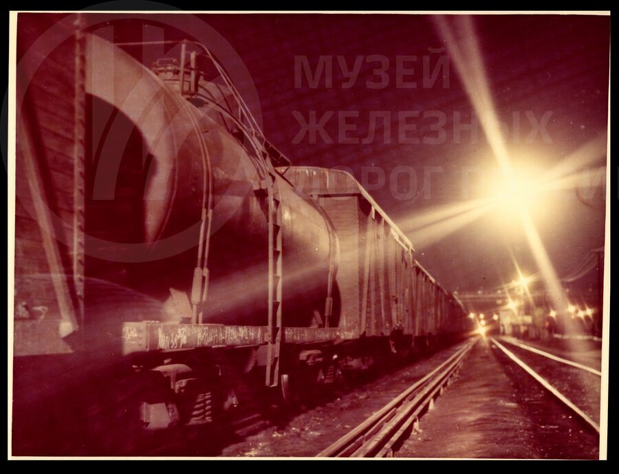 Грузовой состав на товарной станции. 1960–1970 гг.
