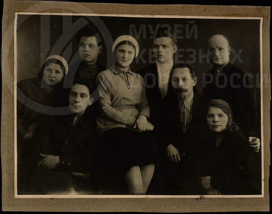 Бюро комитета комсомола ТПО-5. Октябрьская железная дорога. 1932 г.