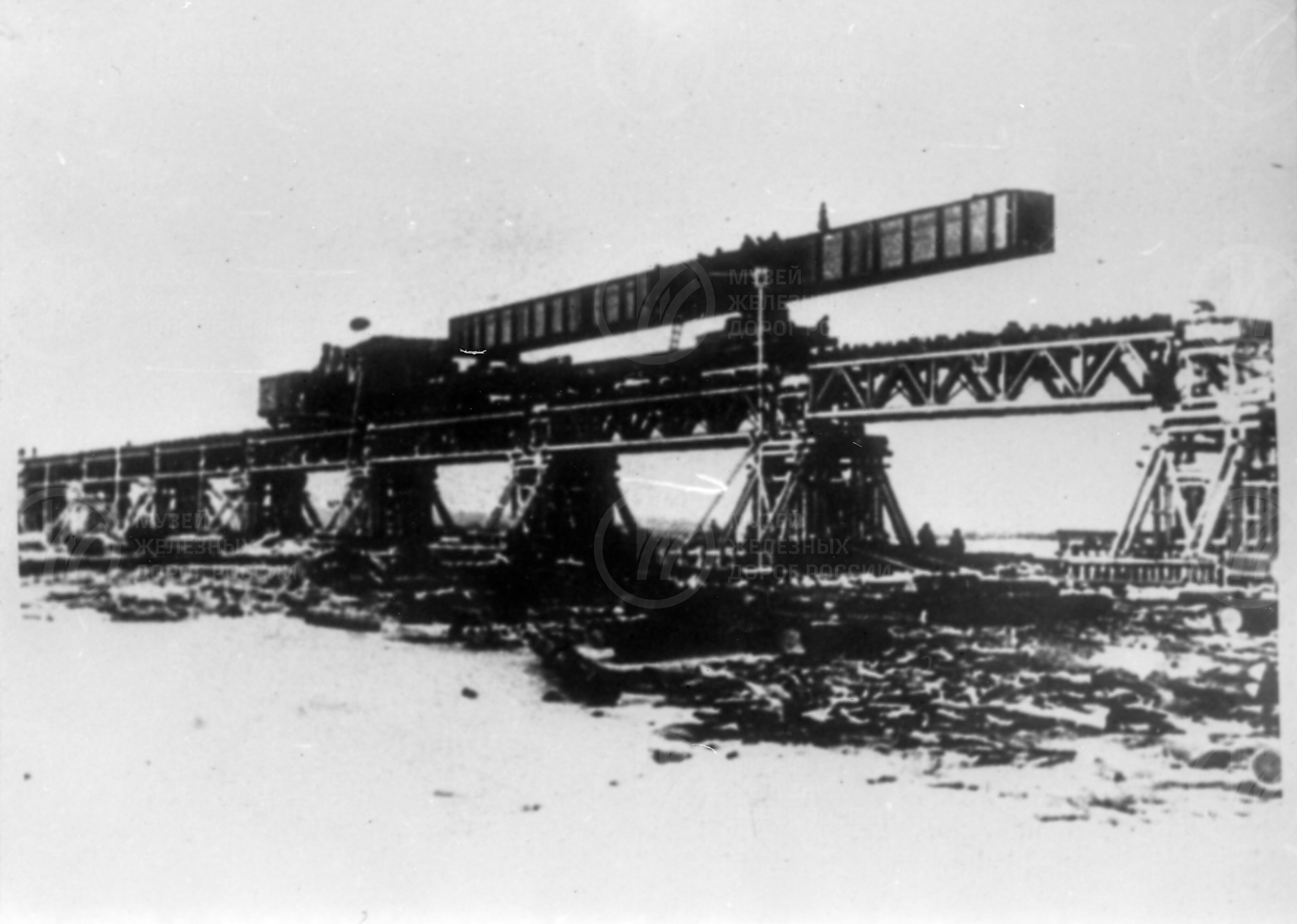 Сооружение высоководного моста через реку Неву. 1943 г., изображение 1
