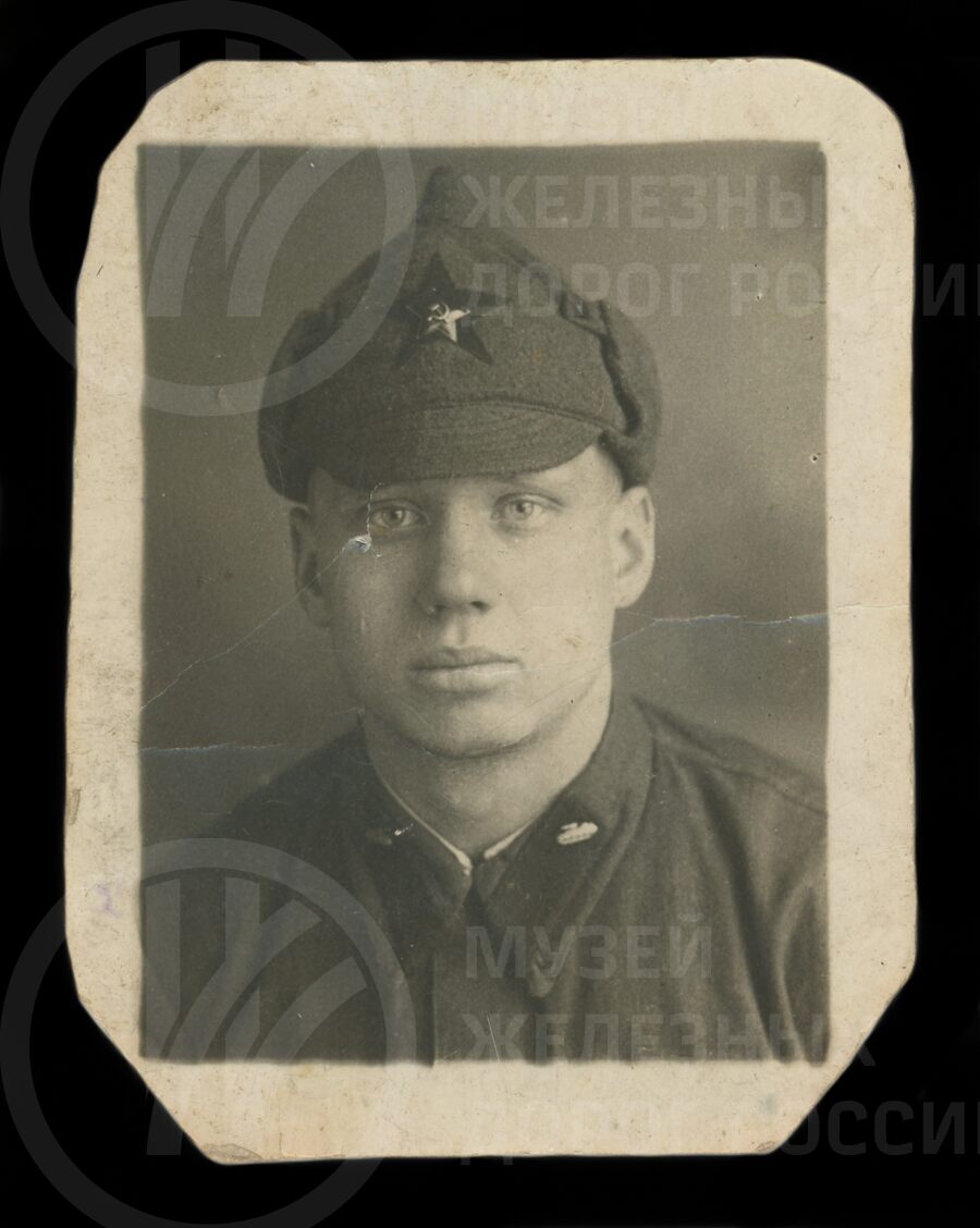 Петр Владимирович Степанов – дежурный по станции Ладожское Озеро.1939 г.