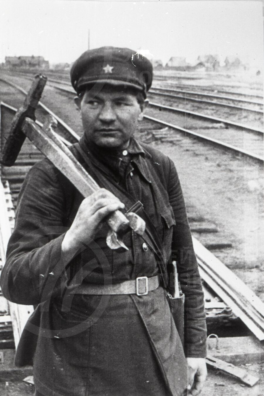 Павлов. Путевой обходчик