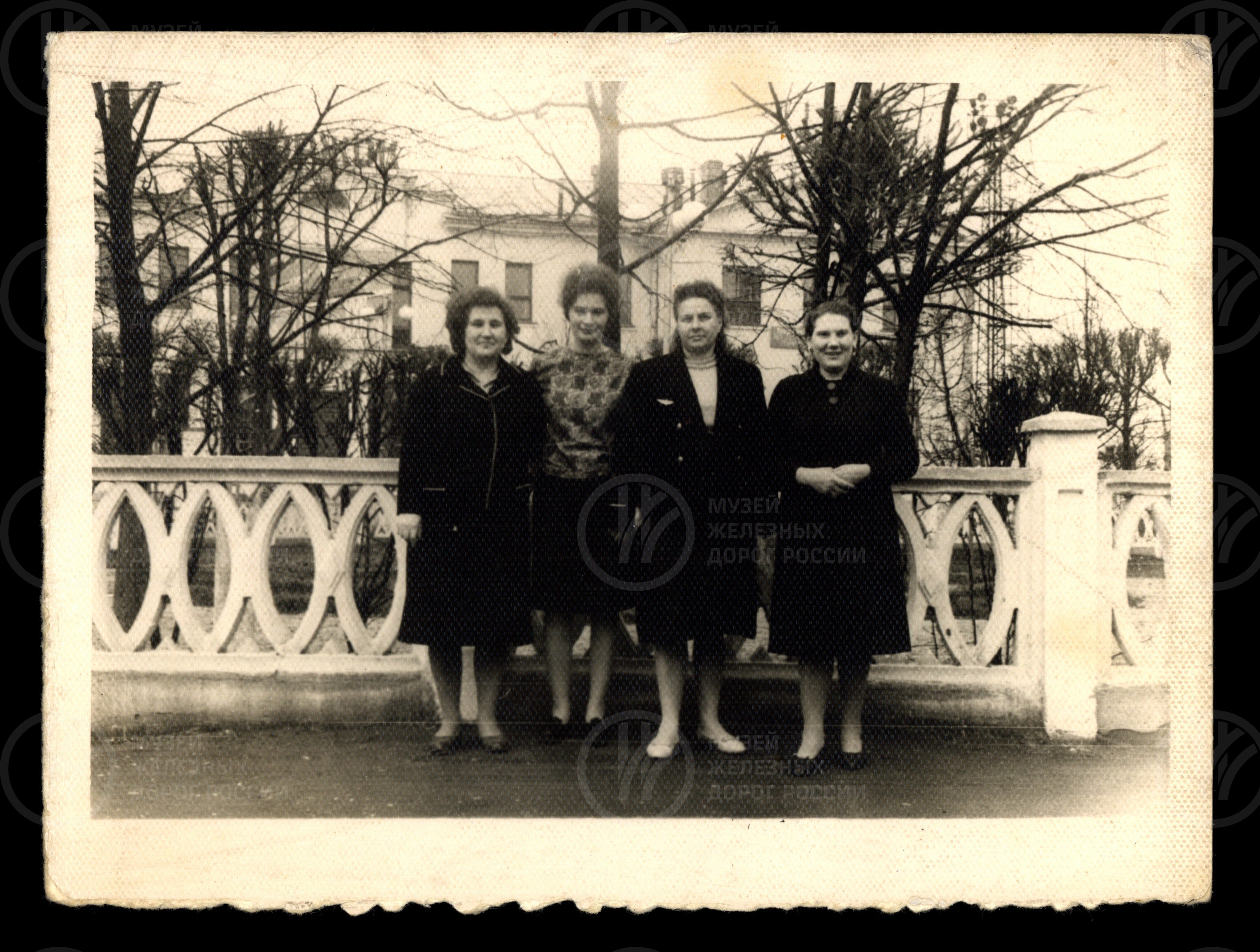 Н.Г. Иванова с подругами.  1970-е годы, изображение 1