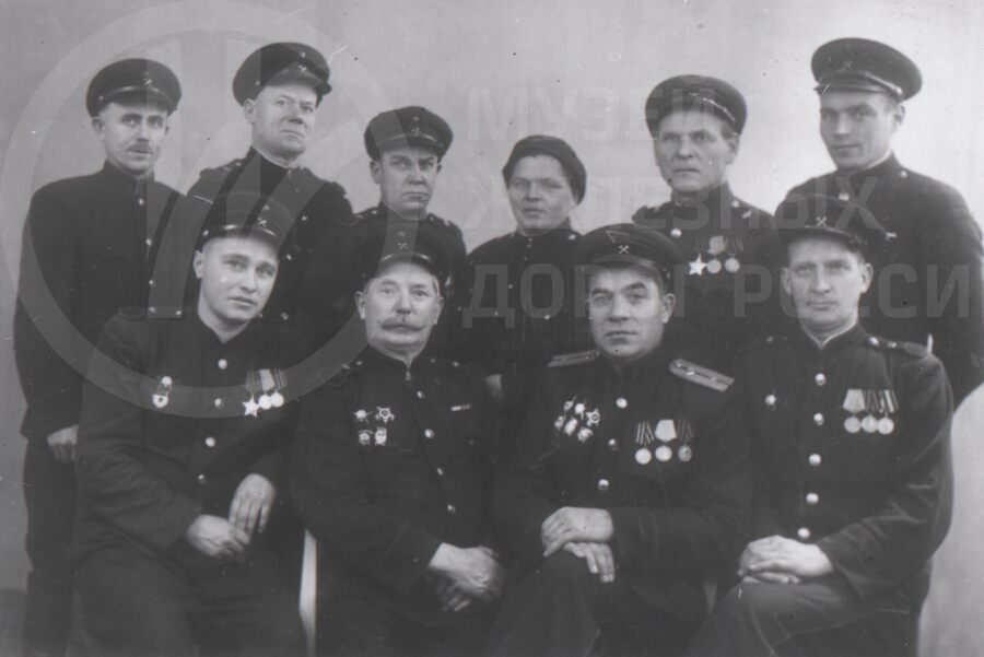 Бригада проводников-фронтовиков К. Аблова. 1947 г.