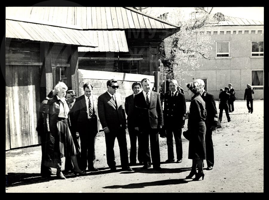 Фотография из серии «Экскурсия И.Г. Павловского в музей-заповедник. Сибирская ссылка В.И. Ленина в Шушенском». 1982 г.