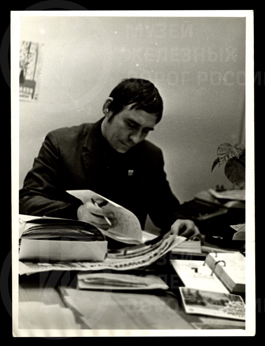 В.М. Юрасов в корреспондентском пункте. 1980-е годы