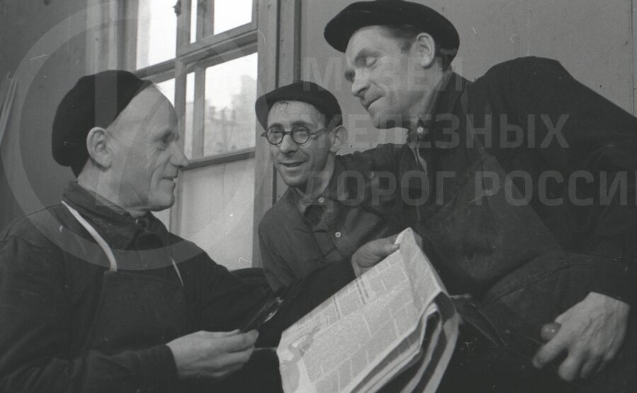 Коммунист-агитатор В.П. Орлов рассказывает о пленуме КПСС. 1962 г.