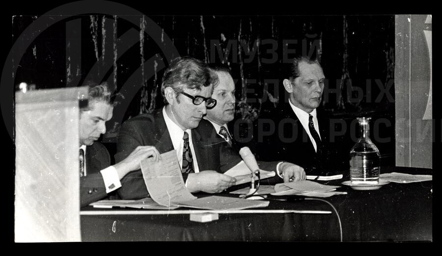Координационный совет на производственном совещании в Ленгипротрансе. 1975 г.