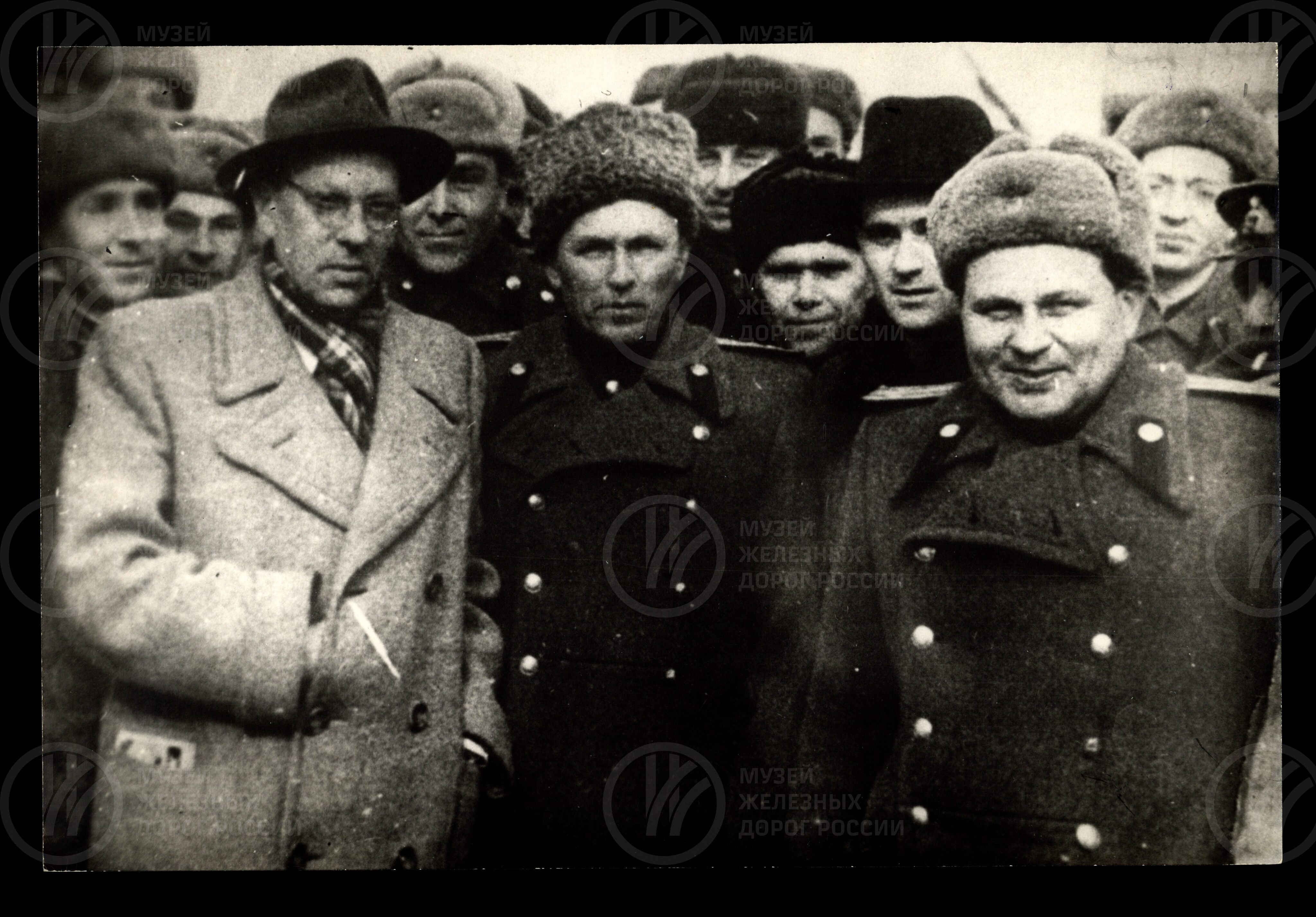 Петр Андреевич Павленко – писатель среди воинов-железнодорожников. 1951 г., изображение 1