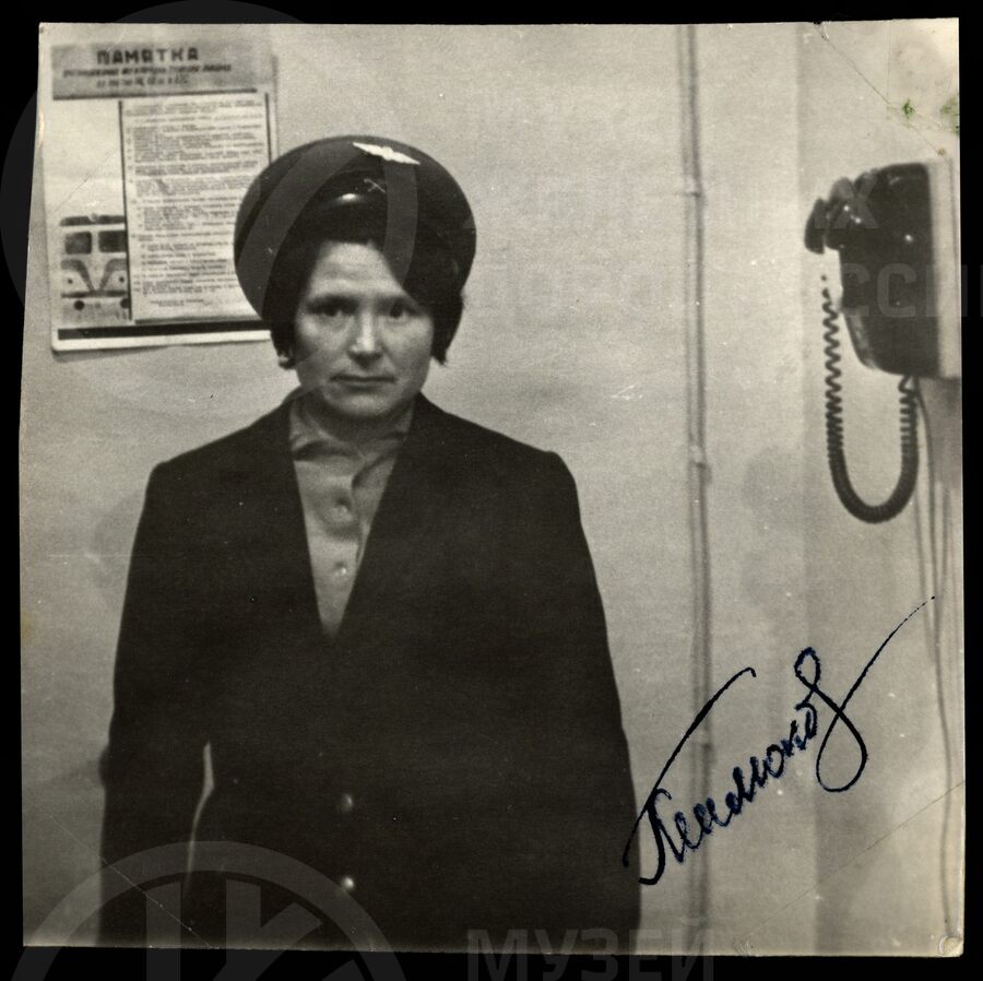 Галина Ивановна  Юрьева (Голева). Дежурная по станции Александровская. 1978 г.