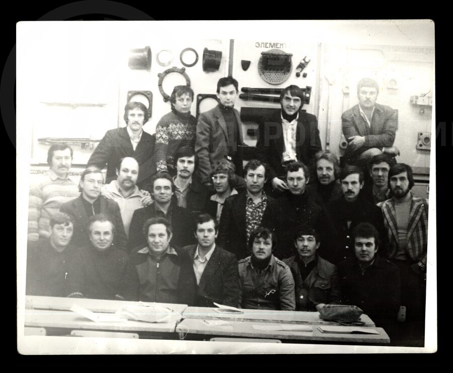 Курсы в школе машинистов.  Калинин Александр Алексеевич – машинист тепловоза. 1982 г.