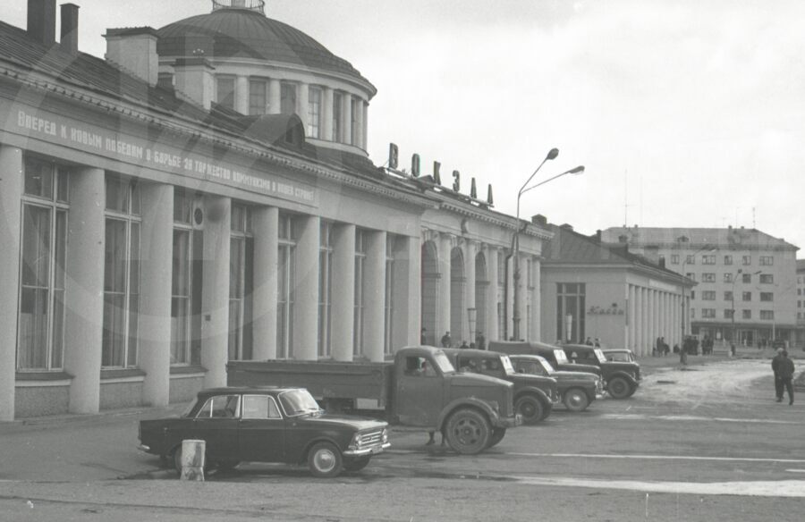 Привокзальная площадь. Город Мурманск. 1966 г.